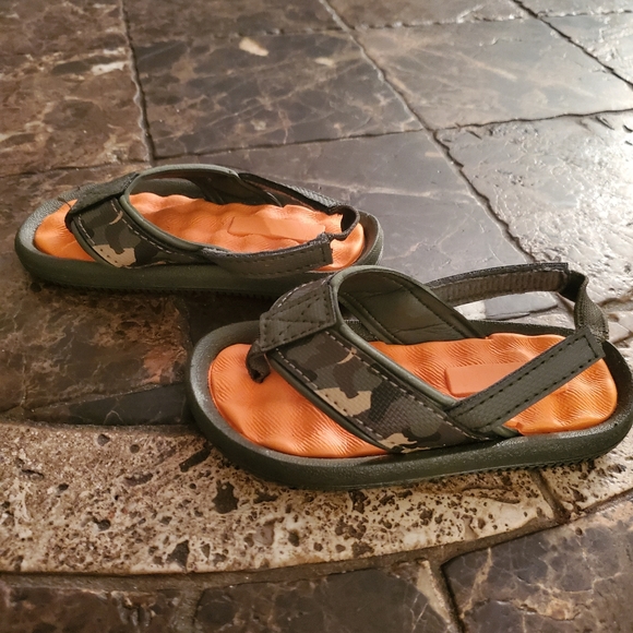Little boy size 4-5 camouflage sandals NWOT - Picture 4 of 5